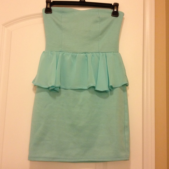 Sexy New Oh My Love peplum dress size small - Picture 2 of 3