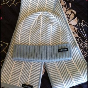 💢sold💢2 pc Calvin Klein scarf&hat