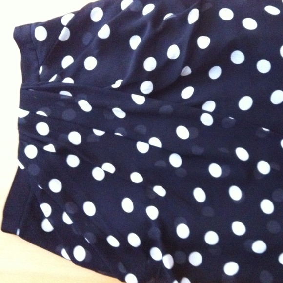 SOLD. H&M Polka dot skirt - Picture 2 of 3