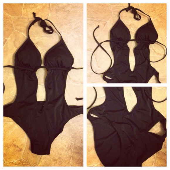 Super sexy black swimming suit