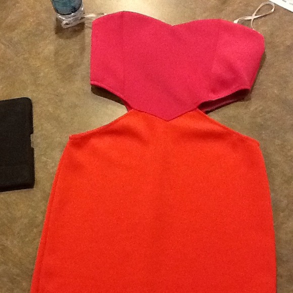 👍reduced NWT side cut color block dress 👍❤
