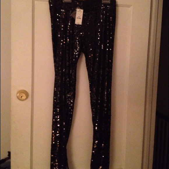 ⚠HOLD @tstewart⚠NWT EXPRESS BLACK SEQUINS LEGGINGS