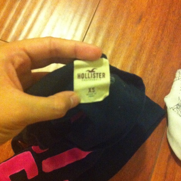 🎅Hollister Racer Back top - Picture 3 of 3