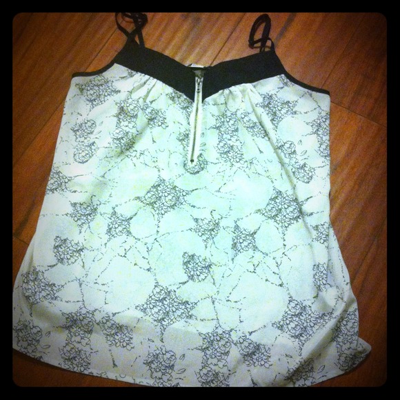 🎅Forever 21 Sheer White Top