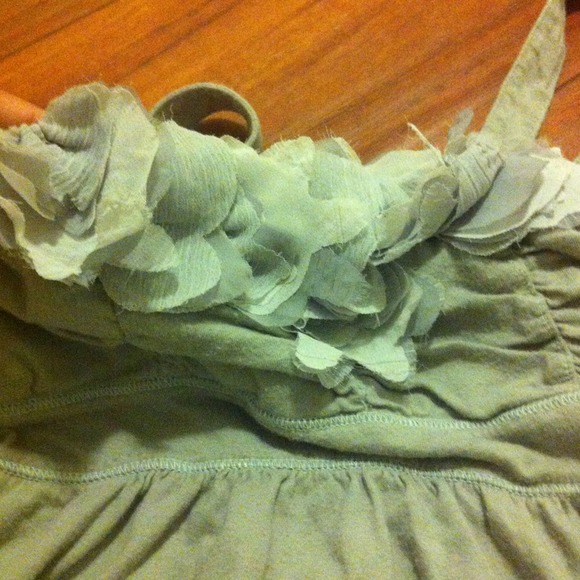 🎄Gilly Hicks Ruffle Top - Picture 2 of 4