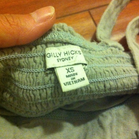 🎄Gilly Hicks Ruffle Top - Picture 3 of 4