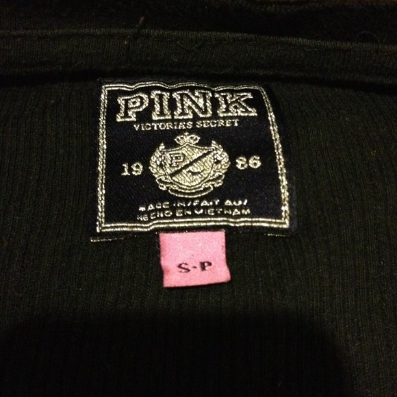 Victoria's seecret v button top - Picture 2 of 4