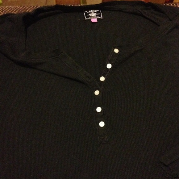 Victoria's seecret v button top - Picture 4 of 4
