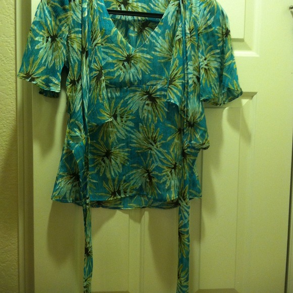 TeX by Max Azria teal flowered wraparound top - Picture 2 of 3