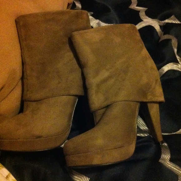 ***SOLD***Taupe booties