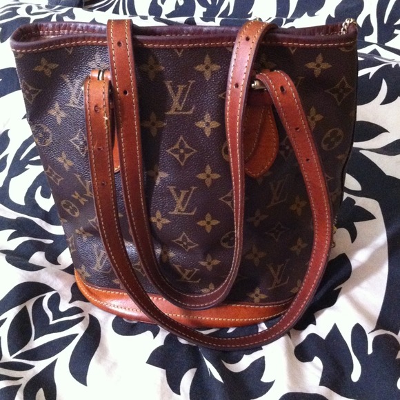Vintage Louis Vuitton bucket bag..15 years old