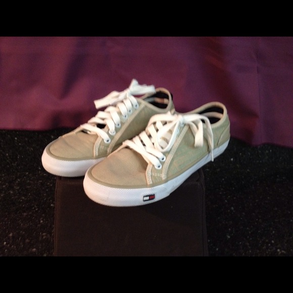 Size 6/1/2 tommy hilfiger sneakers worn once