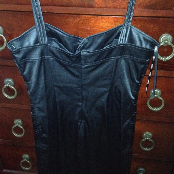 Black satin sweetheart dress! - Picture 3 of 3