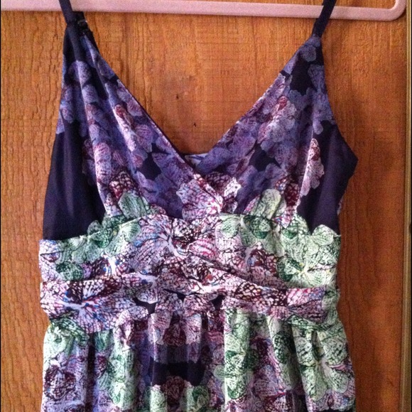 NWT!!! Floral dress Size: M - Picture 2 of 3