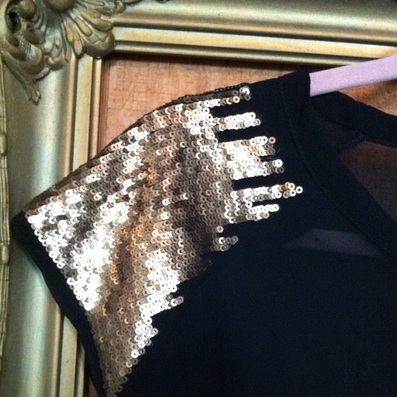 NWT!! Black sheer top Size: M - Picture 2 of 2