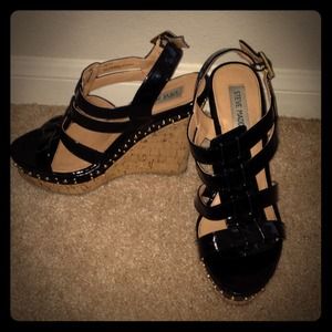 Steve Madden gladiator patent wedge with studs!