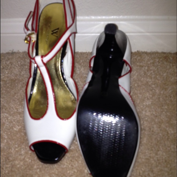 T-strap cream, red, and black pumps - Picture 3 of 4