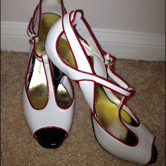T-strap cream, red, and black pumps - Picture 4 of 4