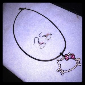 Hello Kitty Earrings! 🐱🐱