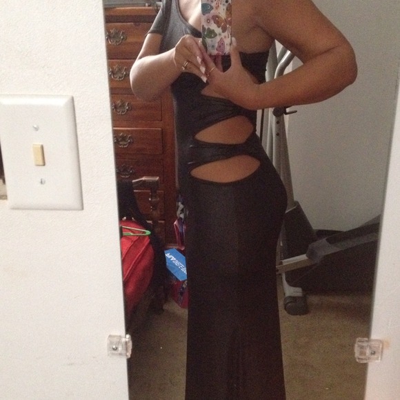 Dress - Picture 3 of 3