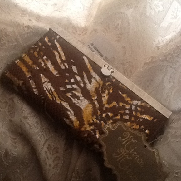 ✨RESERVED✨Brown tiger designed wallet!