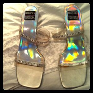 SOLD!!!Silver shoes. Mootsies Tootsies. 9.5