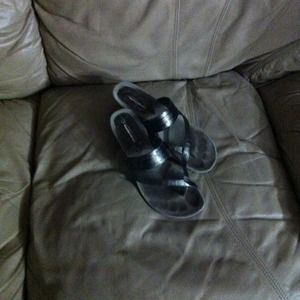 Sandals with small heel