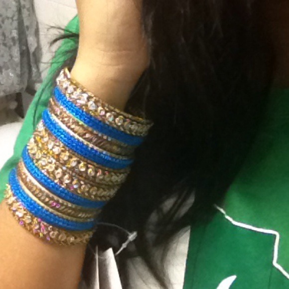 BEAUTIFUL Blue and Gold Bangles!! - Picture 2 of 2