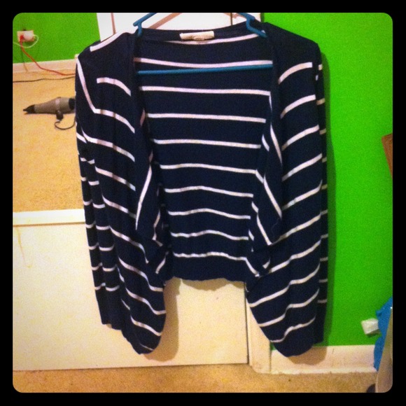[RESERVED] Navy blue and white stripped cardigan