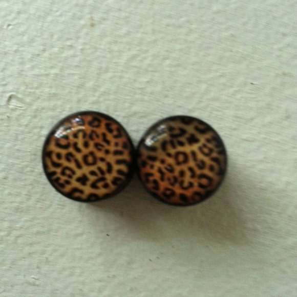 Leopard print plugs!