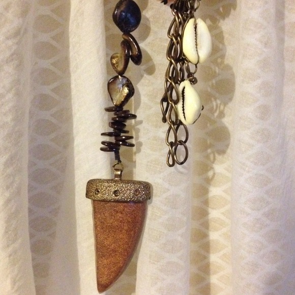 Belt designed by a Brazilian artist. - Picture 2 of 4