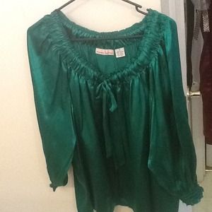 ✨RESERVED✨🆕Green Scooped Pleated Neck Blouse.