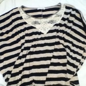 Butterfly wing striped shirt with lace embroidry.