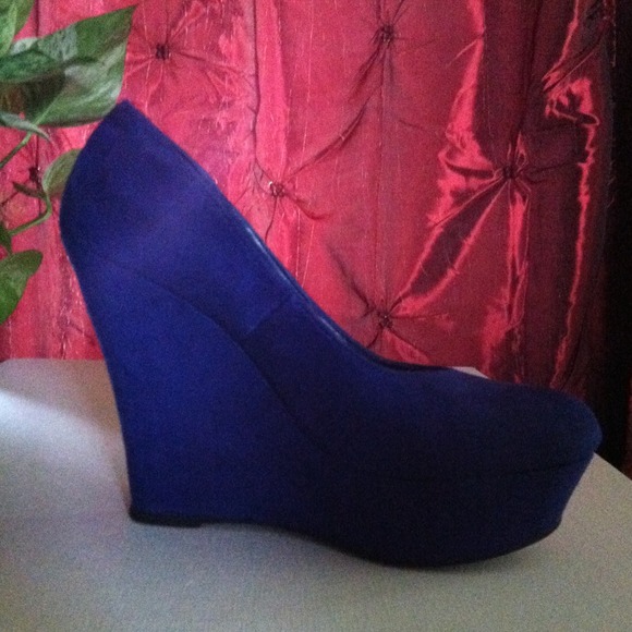 Electric Blue Wedge - Picture 2 of 2