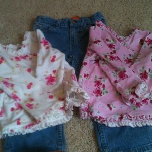 ⚡SOLD⚡4t jeans and two tops!