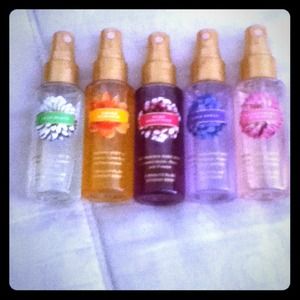 ❌Reserved❌Victoria secret mini perfumes & glitter
