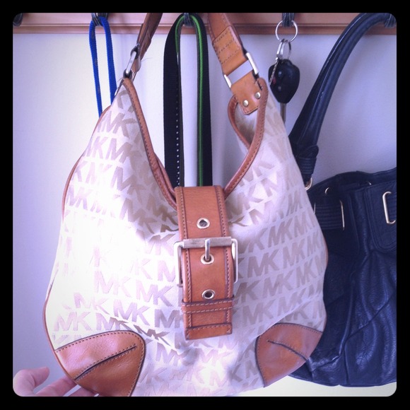Authentic MK bag!! 👍🌟👍🌟👍🌟👍✨