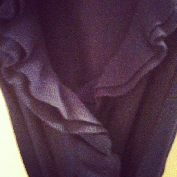 FINAL REDUCTION Blue ruffle sweater - Picture 2 of 2