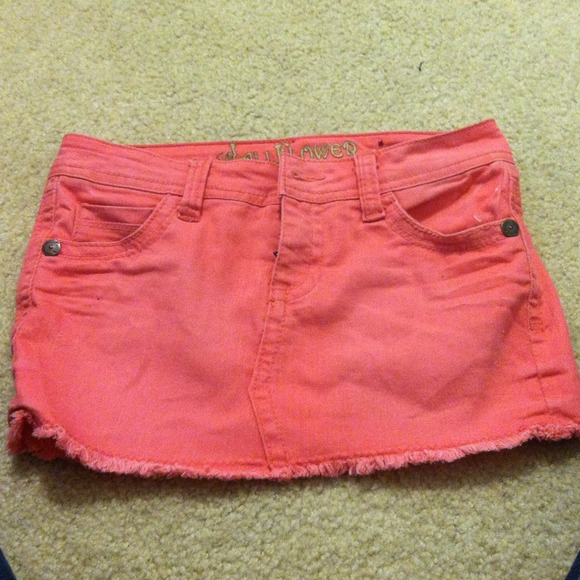Coral/pink mini skirt