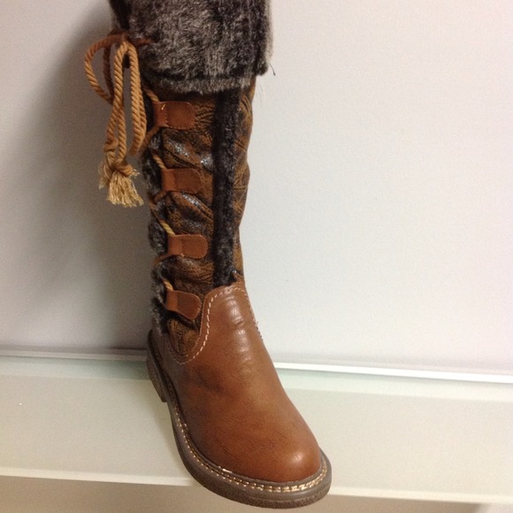 Studio Brand New in Box - Picture 4 of 4