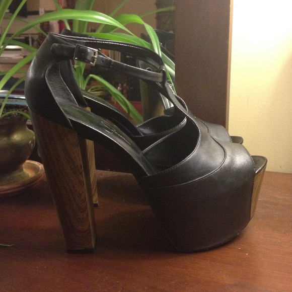 Jessica Simpson Shoes - Black Leather Platform Heels