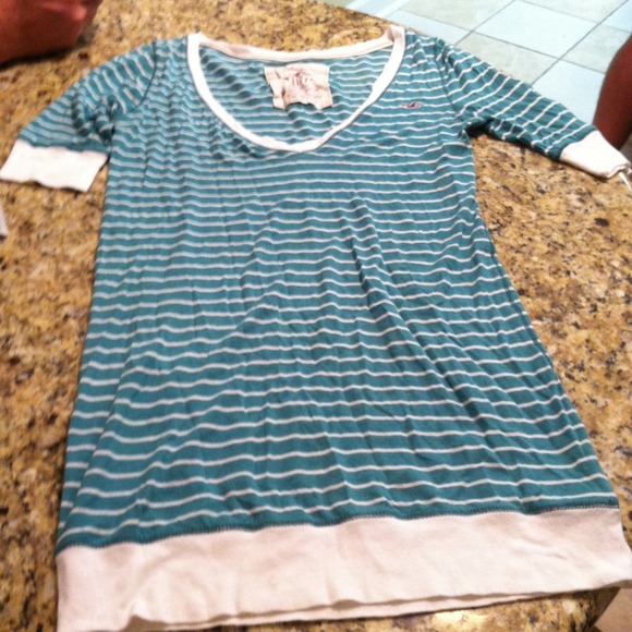 hollister shirt💢SOLD💢