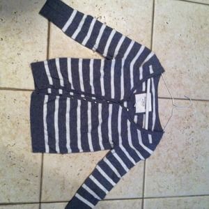 grey and white striped Abercrombie&fitch cardagain