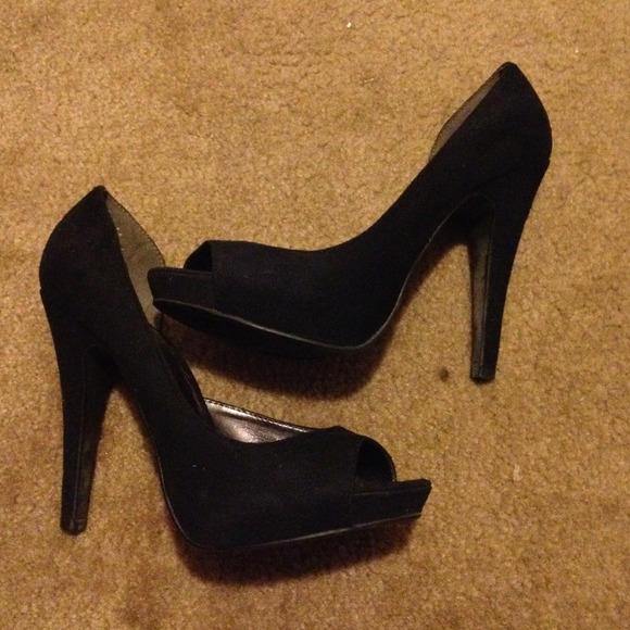 Shoes - Picture 2 of 2