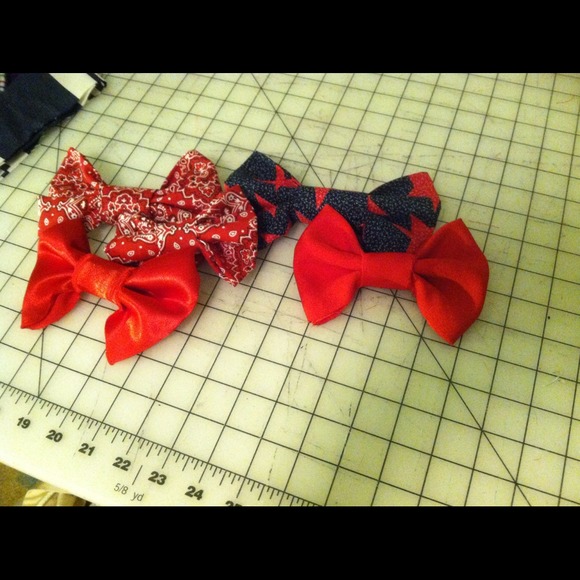 Custom bows & bow-ties!
