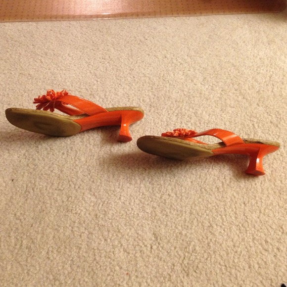 Orange flower sandals - Picture 2 of 4