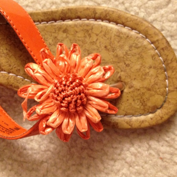 Orange flower sandals - Picture 3 of 4