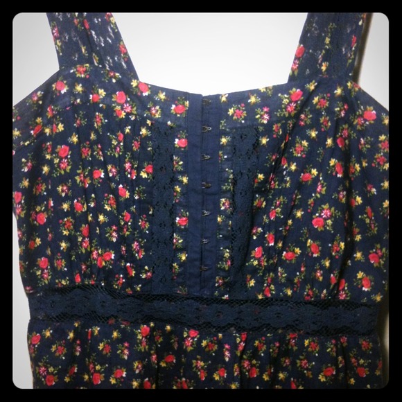 Dresses & Skirts - ✋TRADED✋