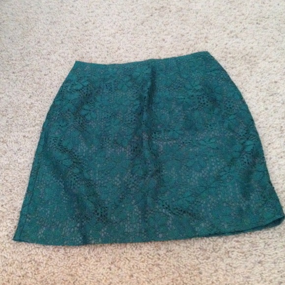 ❌SOLD IN BUNDLE❌VINTAGE Lace Pencil Skirt