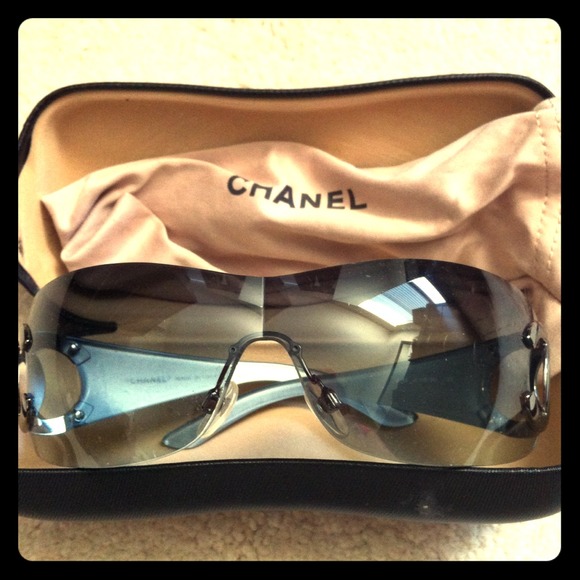 Chanel used excellent condition sunglasses